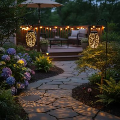 Filigree Solar Garden Lantern – Copper‑Effect Outdoor Light