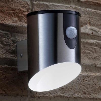 Outdoor Battery Wall Light turned on after pir activation