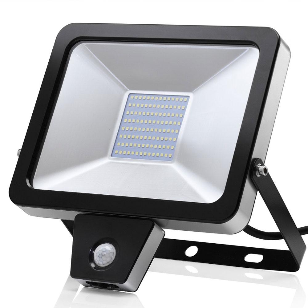 Led Security Light in black showing leds pir and bracket for wall