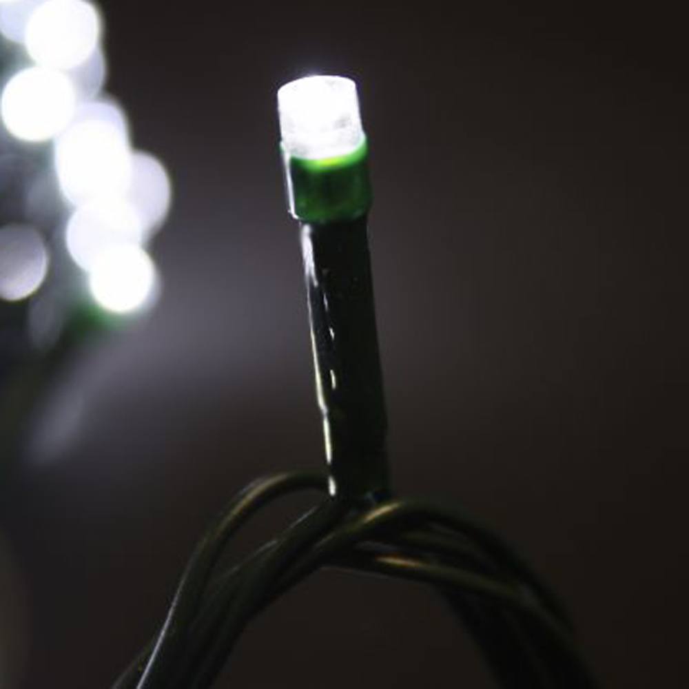 Solar String Lights 200 White PowerBee Endurance ® : close up of LED