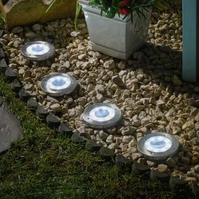 Smart Garden Solar Up Lights Used as a border light