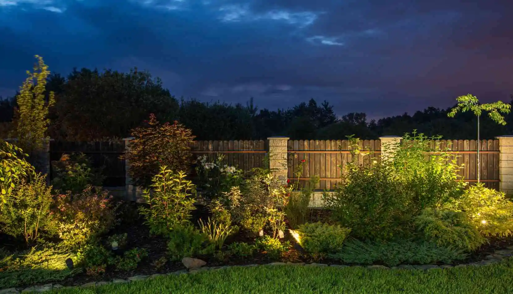 https://www.powerbee.co.uk/solar-lights.html